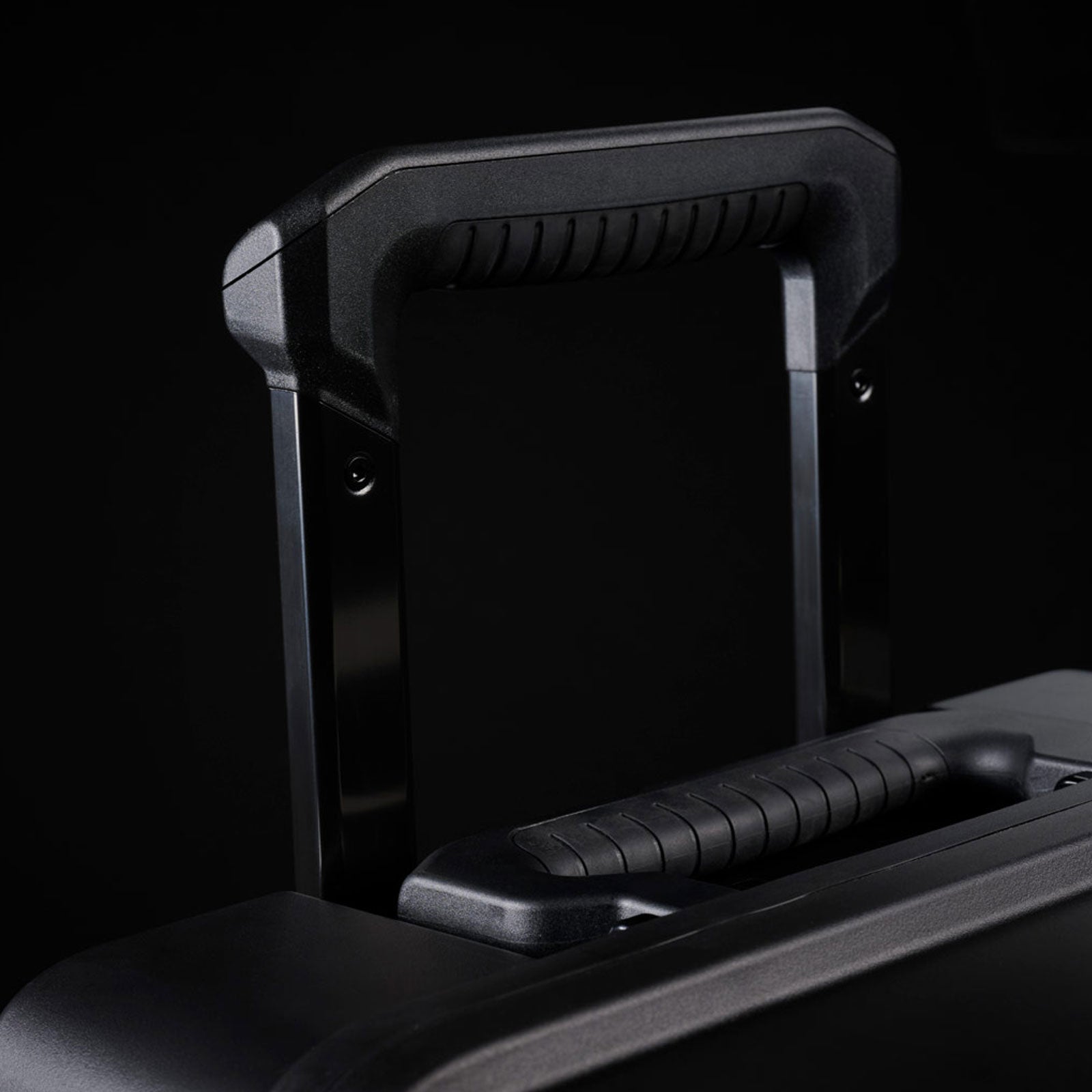 pelican luggage telescoping handle